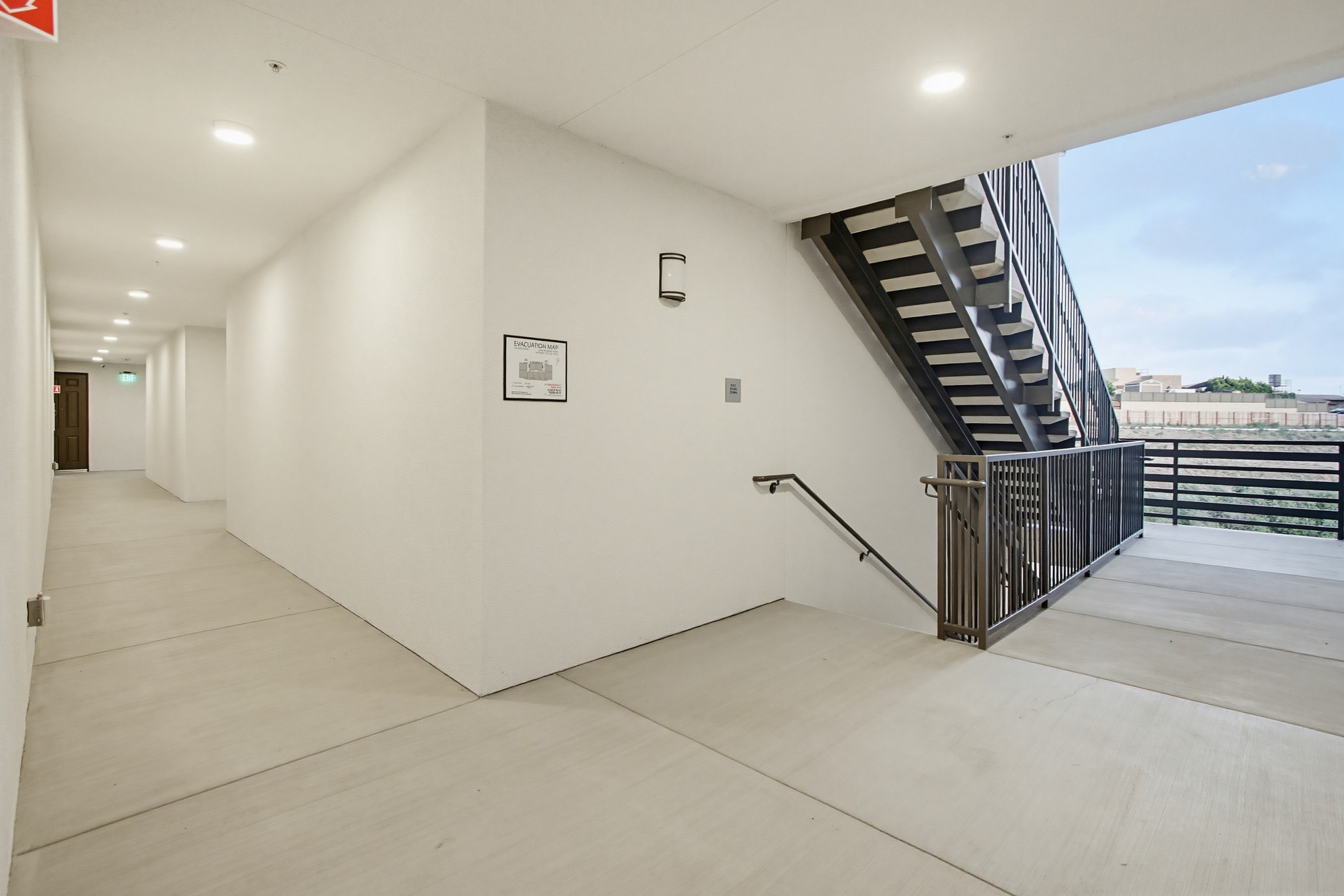 Virtual tour photo 3 of 23 for 2546 Ridgeway Dr #3206