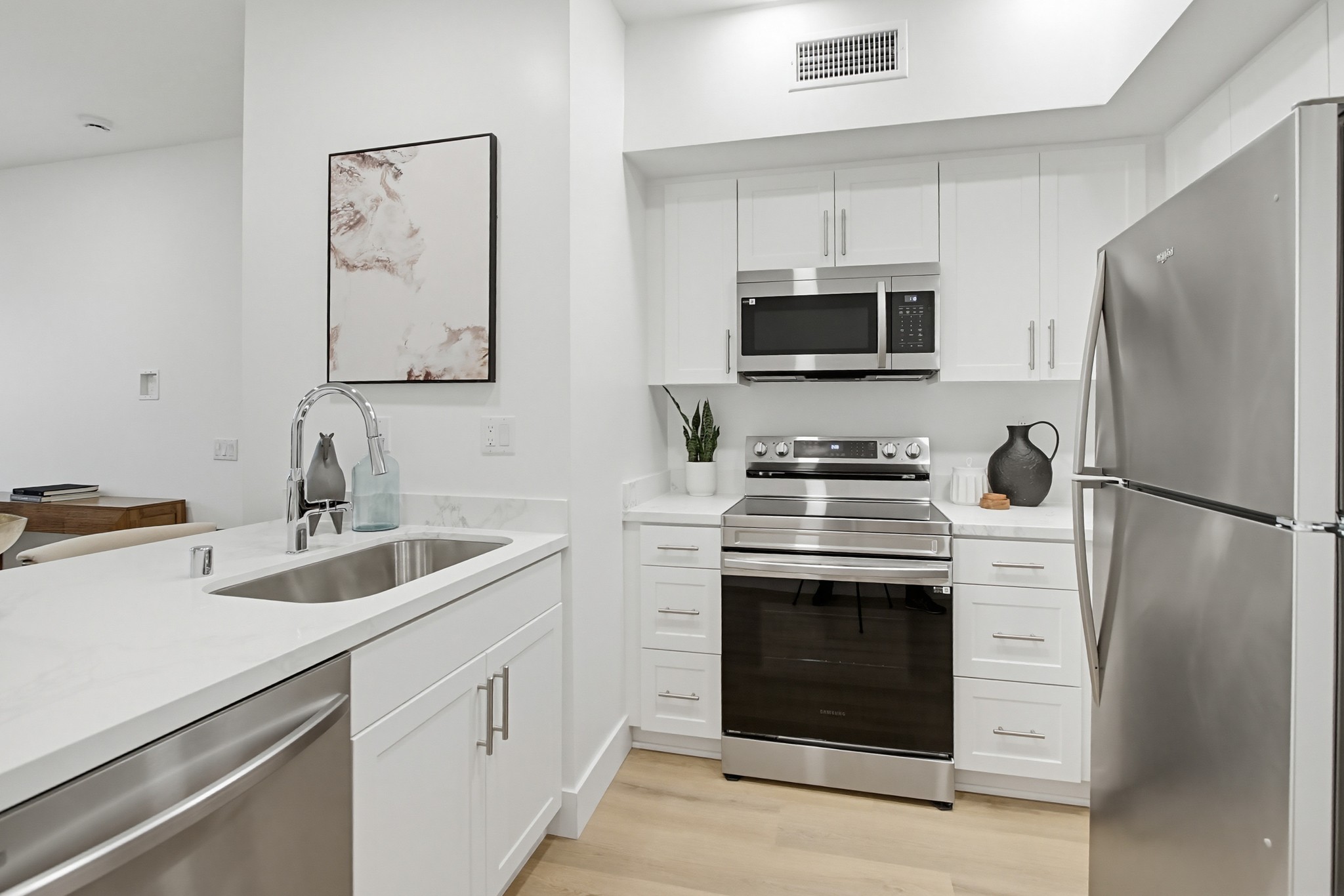 Virtual tour photo 5 of 23 for 2546 Ridgeway Dr #3206