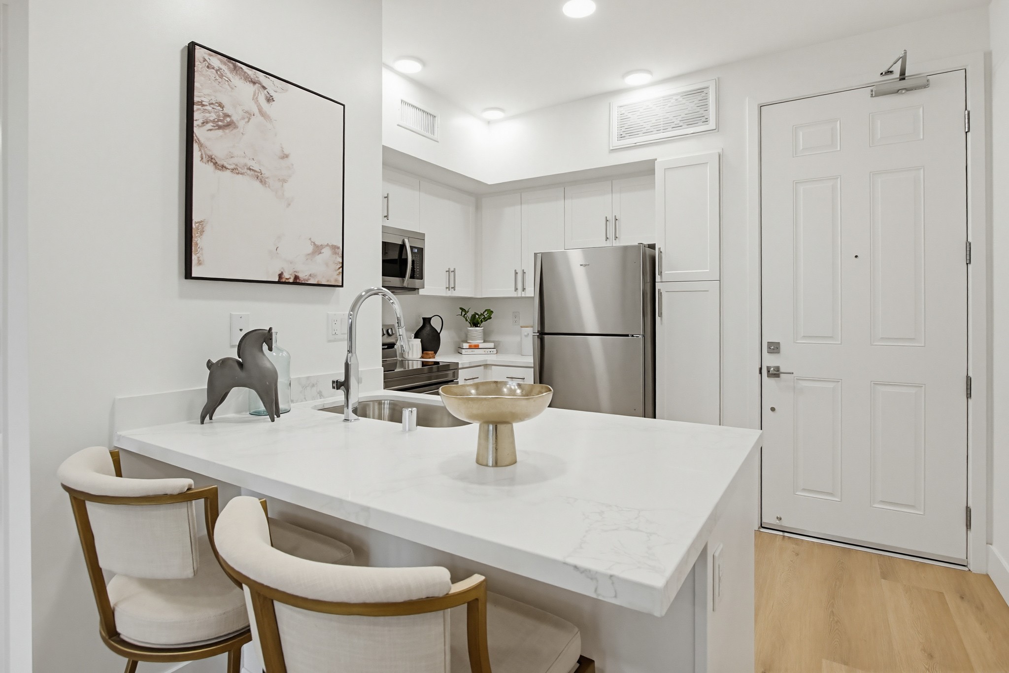 Virtual tour photo 6 of 23 for 2546 Ridgeway Dr #3206