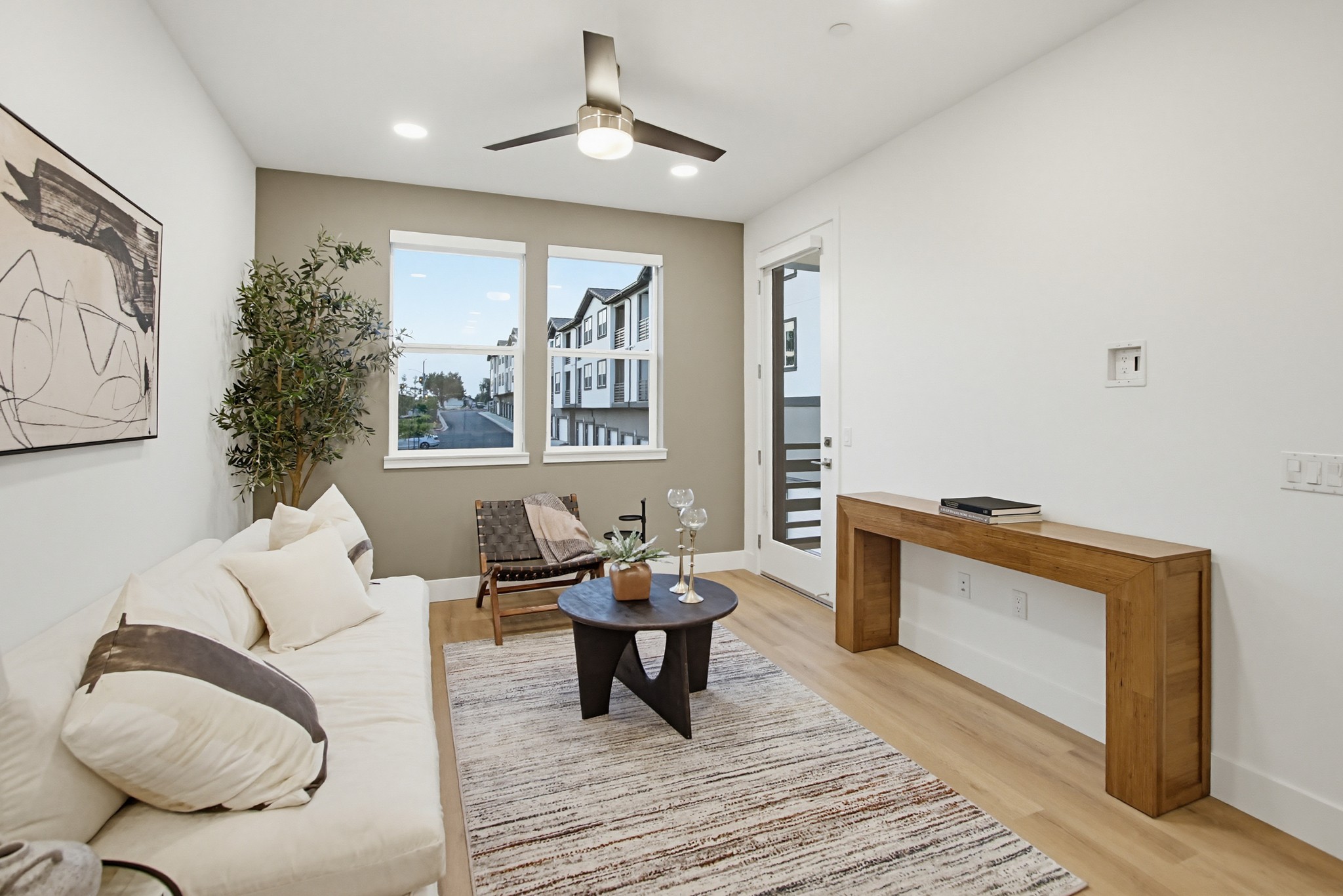 Virtual tour photo 9 of 23 for 2546 Ridgeway Dr #3206