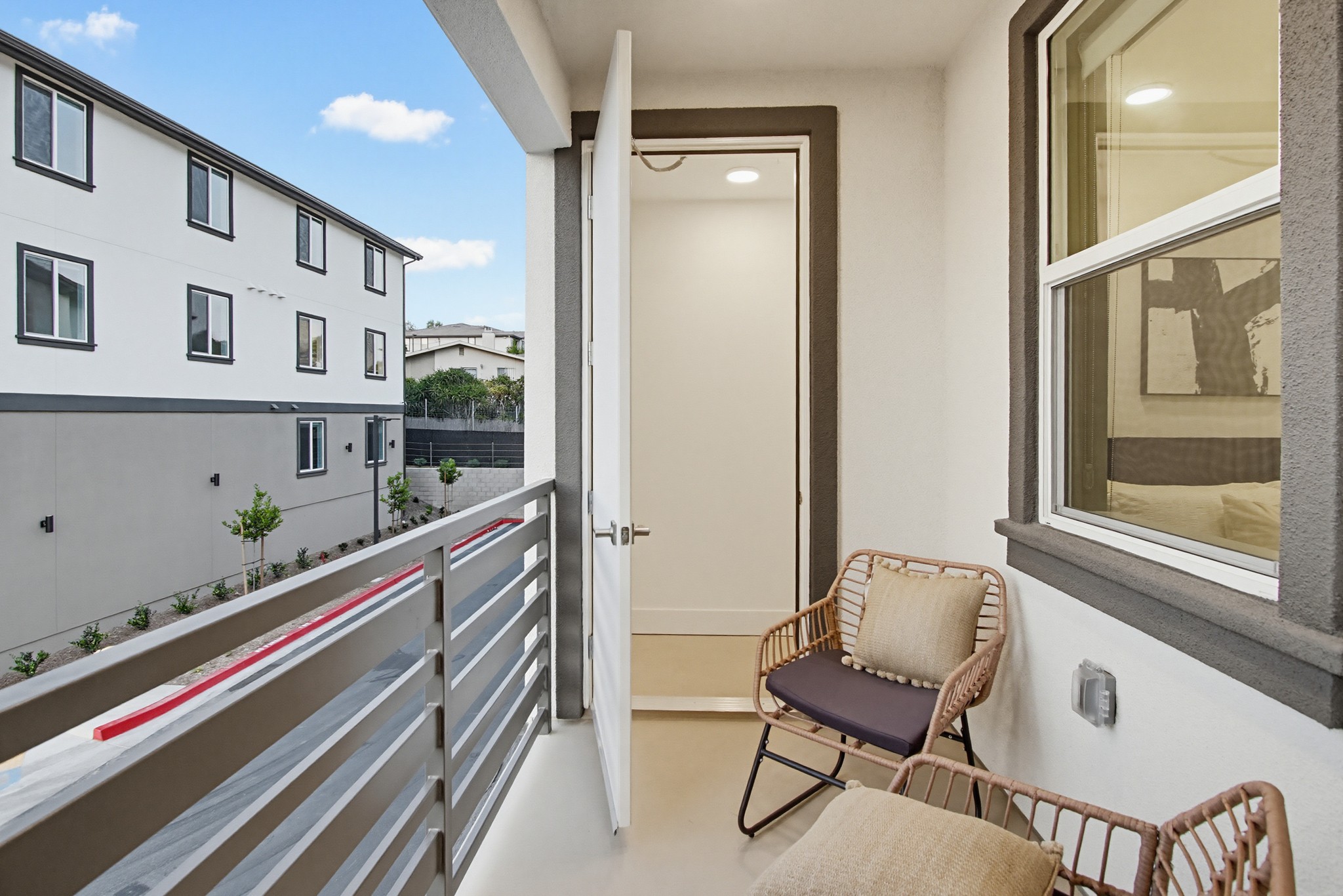 Virtual tour photo 15 of 23 for 2546 Ridgeway Dr #3206