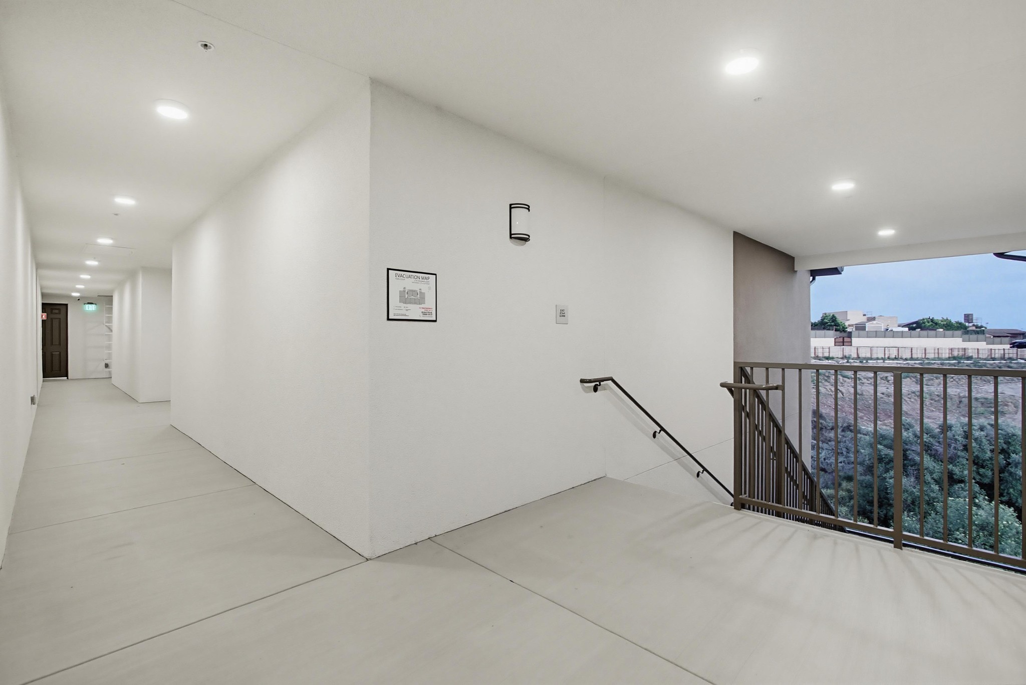 Virtual tour photo 1 of 24 for 2546 Ridgeway Dr #3303
