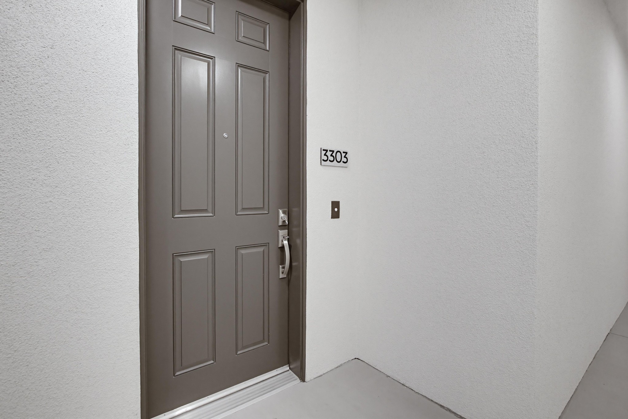 Virtual tour photo 3 of 24 for 2546 Ridgeway Dr #3303