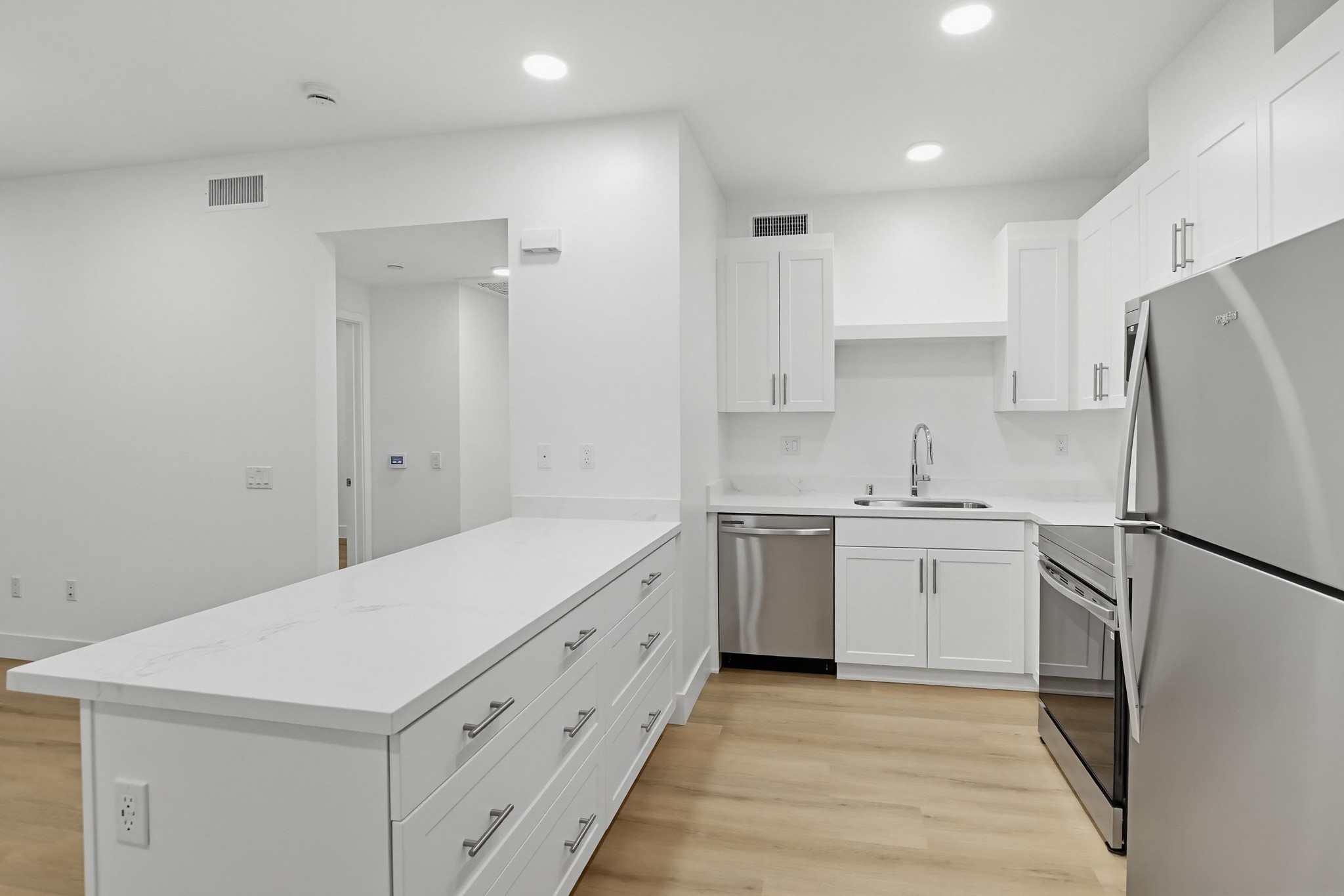 Virtual tour photo 5 of 24 for 2546 Ridgeway Dr #3303