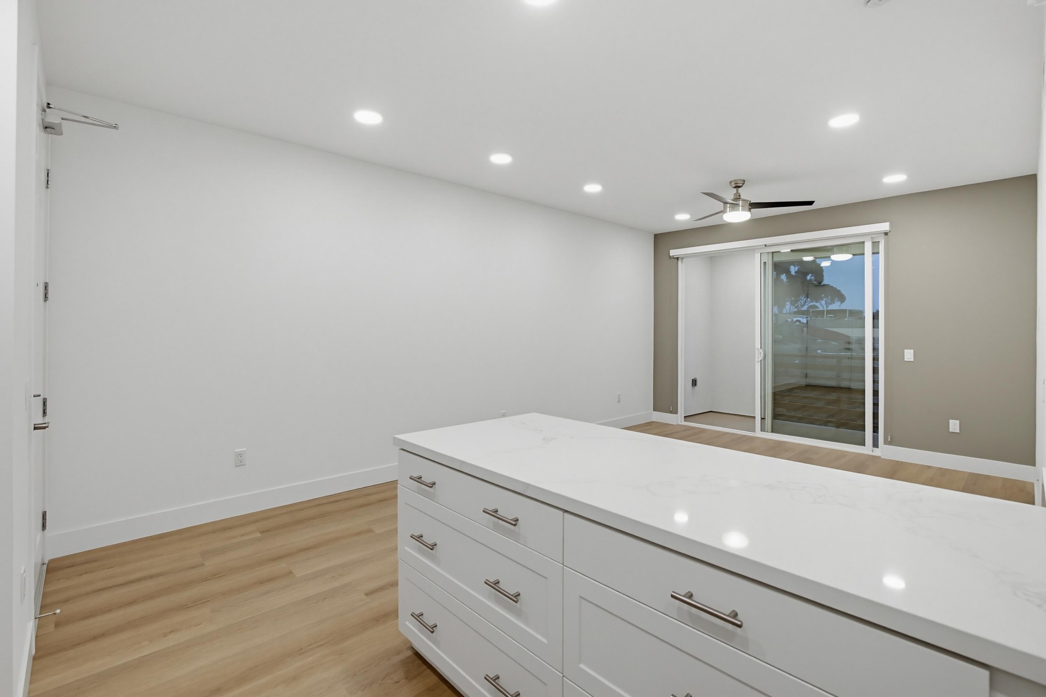 Virtual tour photo 8 of 24 for 2546 Ridgeway Dr #3303