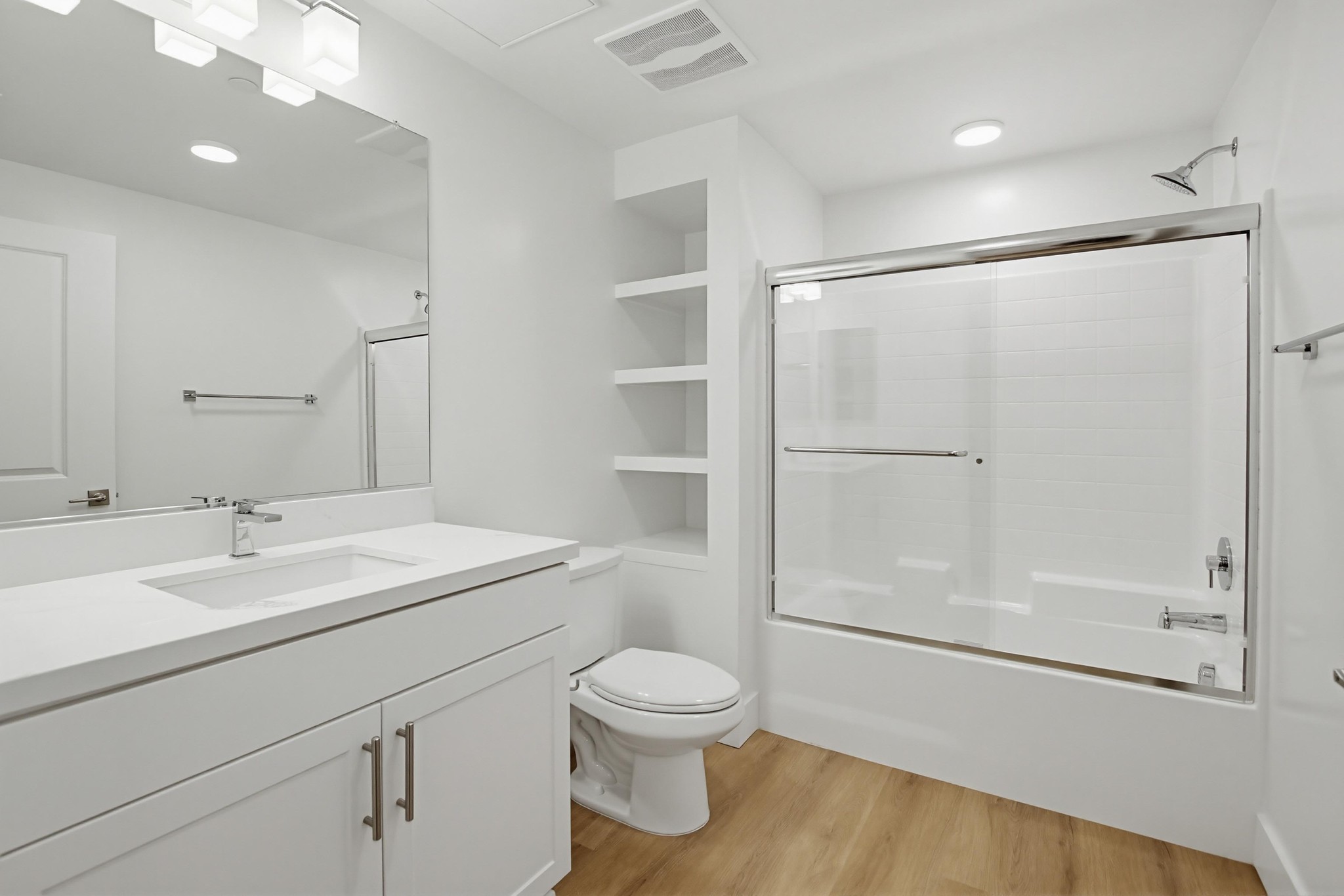 Virtual tour photo 14 of 24 for 2546 Ridgeway Dr #3303