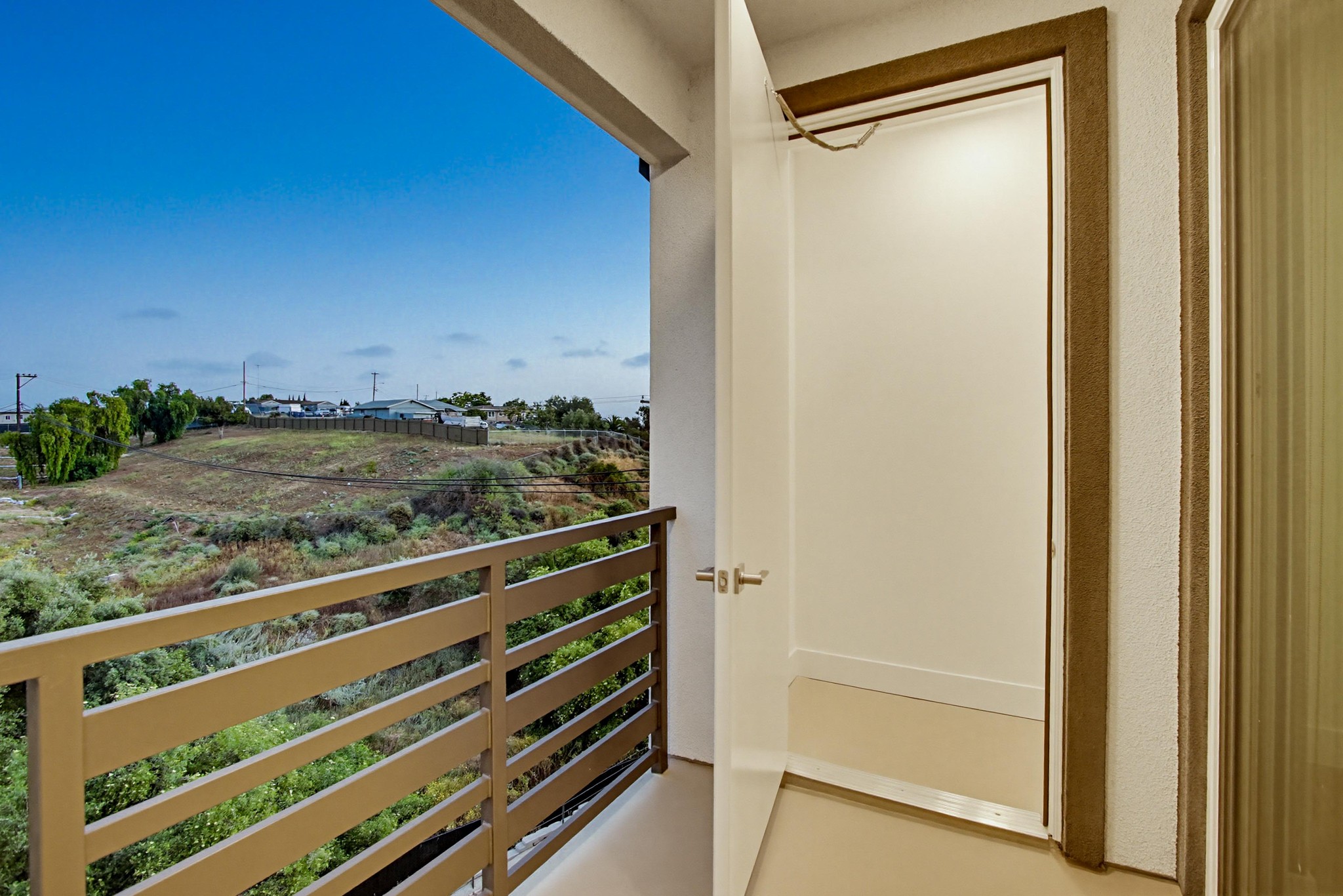 Virtual tour photo 21 of 24 for 2546 Ridgeway Dr #3303