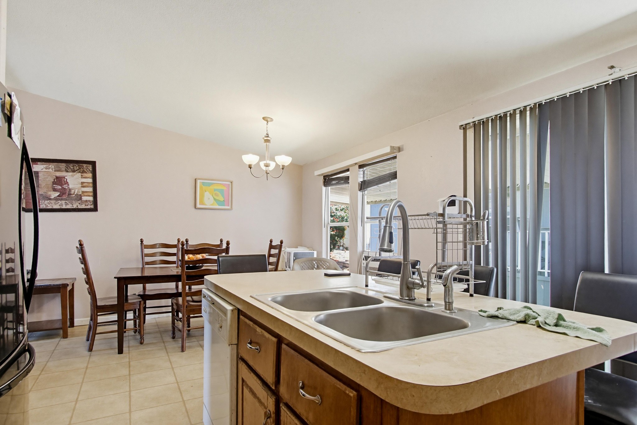 Virtual tour photo 11 of 37 for 255 E Bradley Ave SPC 45