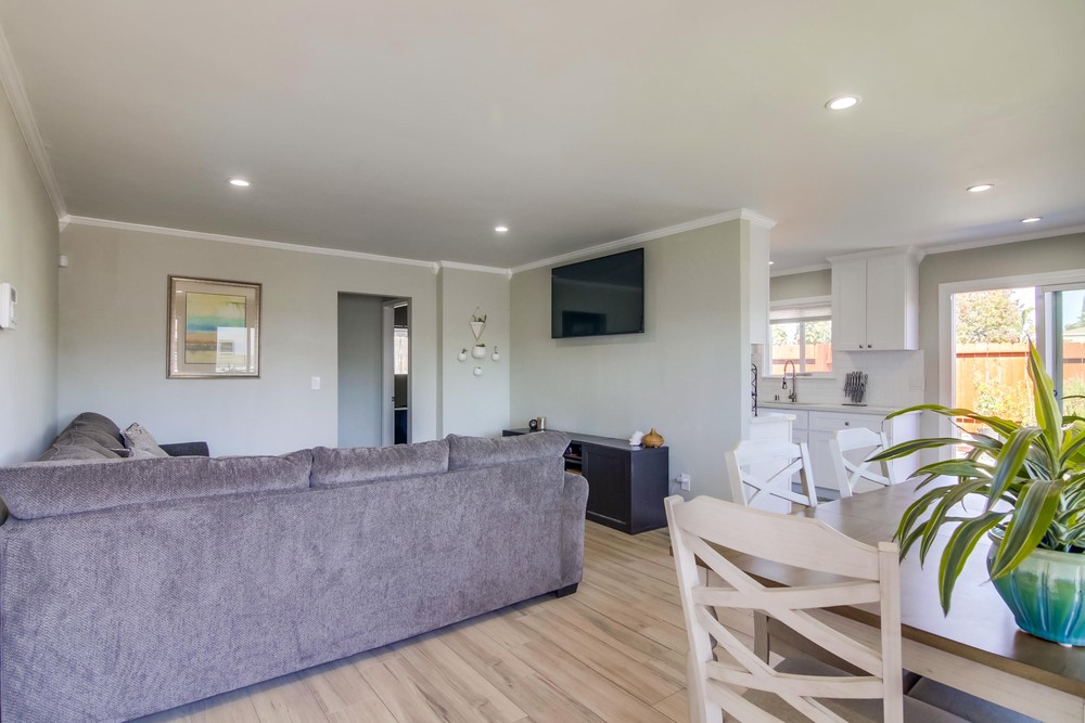 Virtual tour photo 4 of 37 for 2550 Violet St