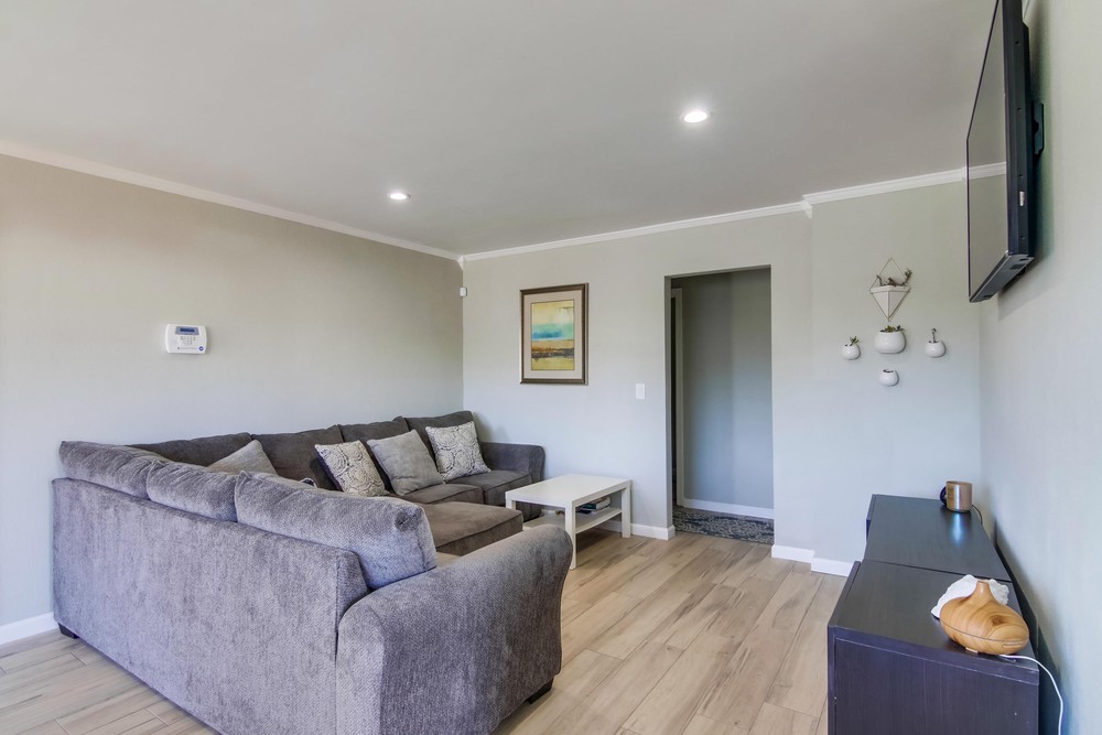 Virtual tour photo 6 of 37 for 2550 Violet St