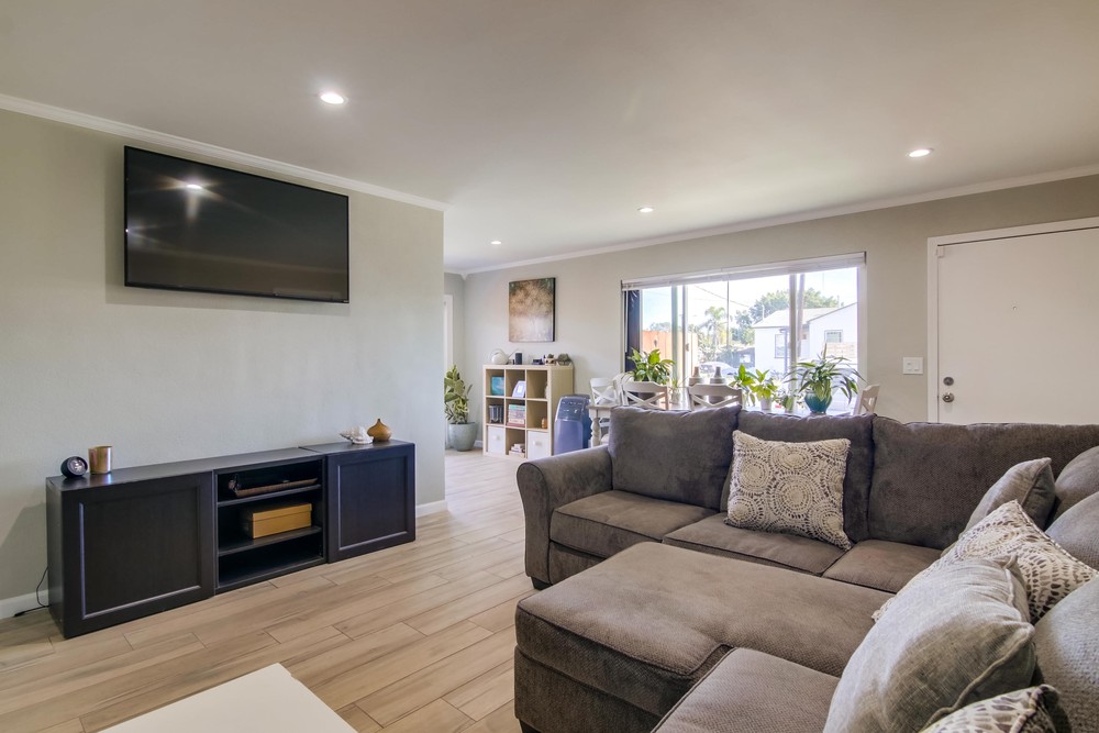 Virtual tour photo 8 of 37 for 2550 Violet St