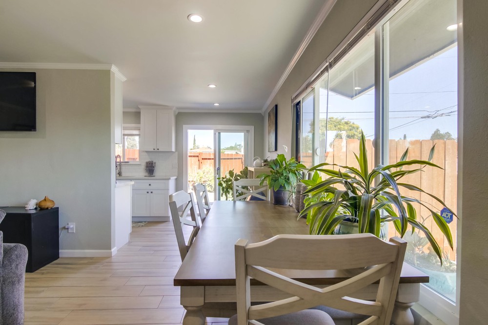 Virtual tour photo 10 of 37 for 2550 Violet St