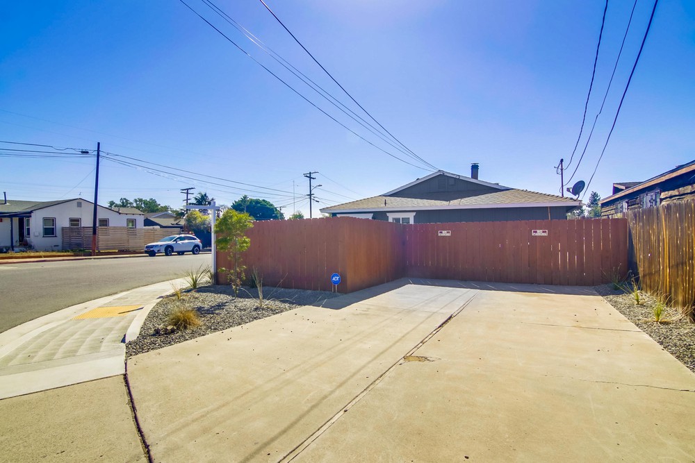 Virtual tour photo 32 of 37 for 2550 Violet St