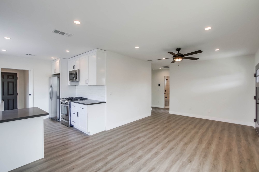 Virtual tour photo 11 of 50 for 2552 B St
