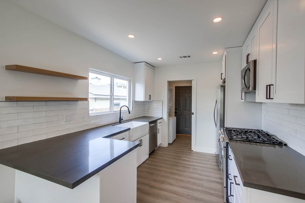 Virtual tour photo 14 of 50 for 2552 B St