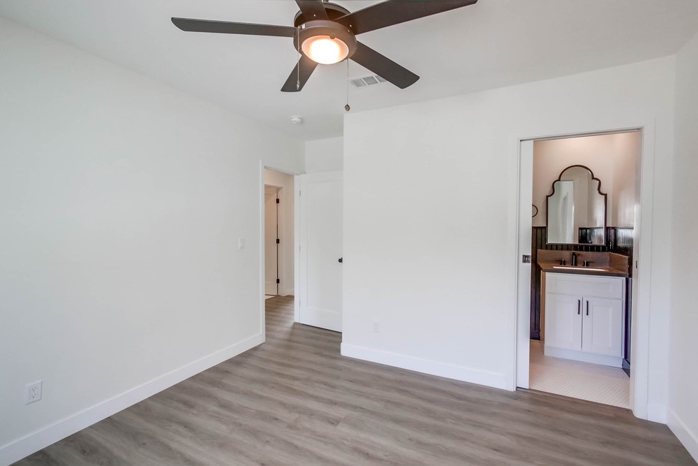 Virtual tour photo 21 of 50 for 2552 B St