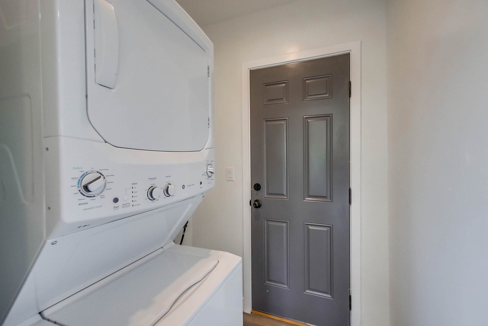 Virtual tour photo 32 of 50 for 2552 B St