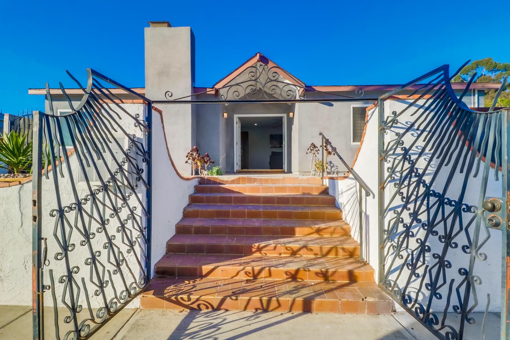 Virtual tour photo 5 of 51 for 2552 K St