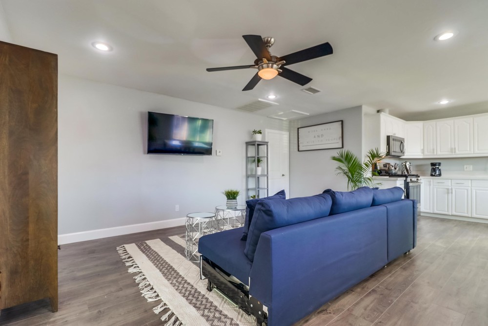 Virtual tour photo 8 of 51 for 2552 K St