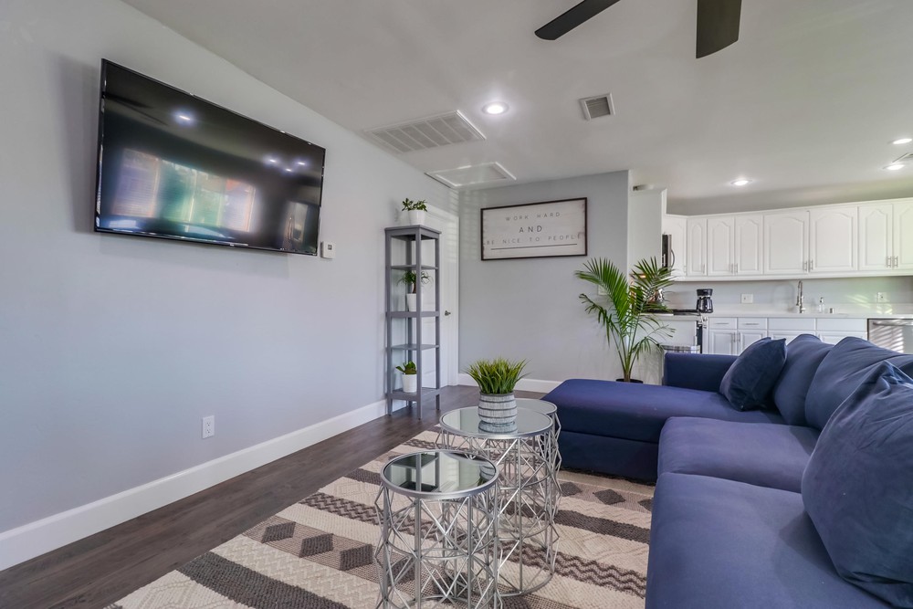 Virtual tour photo 9 of 51 for 2552 K St