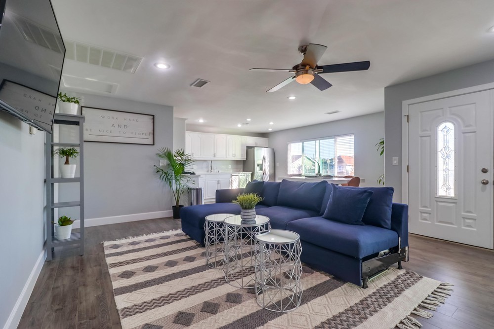Virtual tour photo 11 of 51 for 2552 K St
