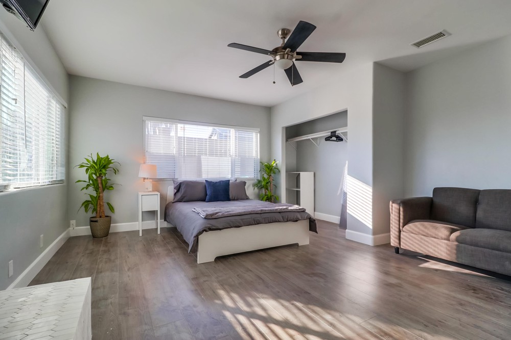 Virtual tour photo 23 of 51 for 2552 K St