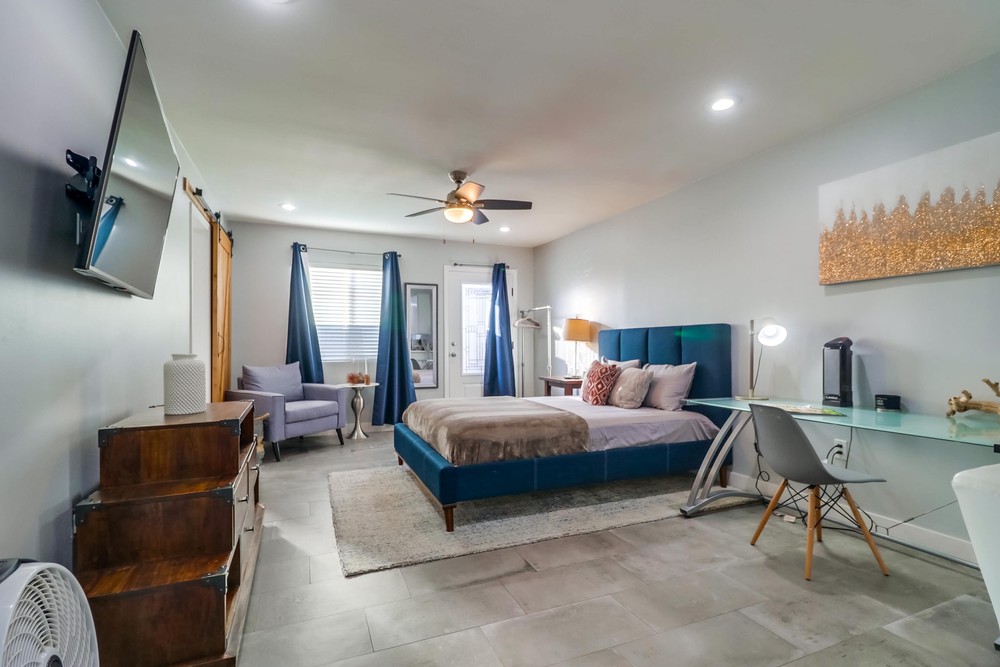 Virtual tour photo 36 of 51 for 2552 K St