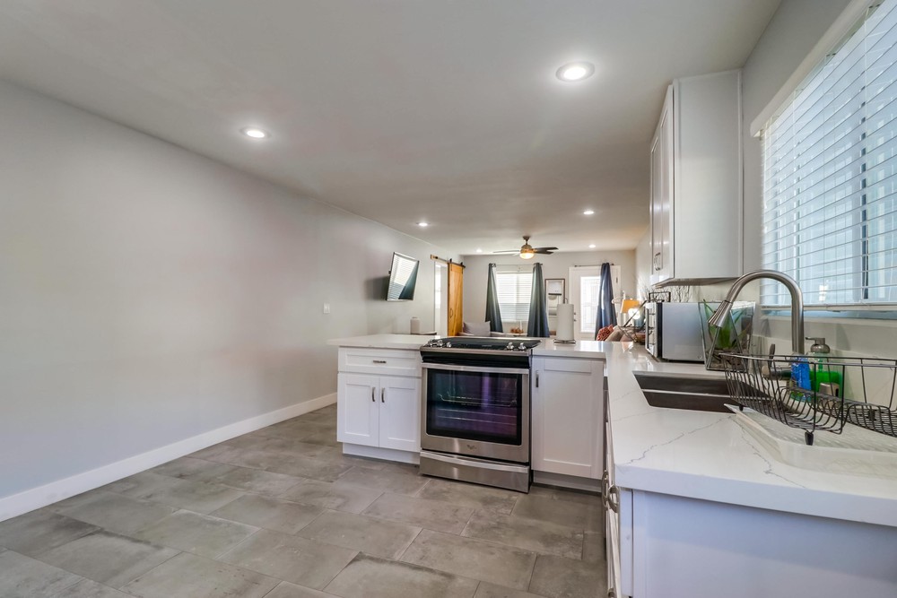 Virtual tour photo 42 of 51 for 2552 K St