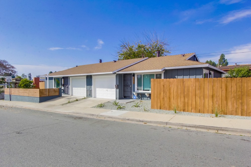 Virtual tour photo 1 of 33 for 2552 Violet St