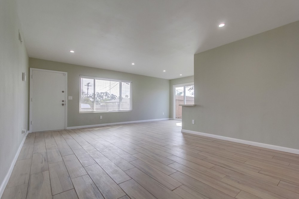 Virtual tour photo 12 of 33 for 2552 Violet St