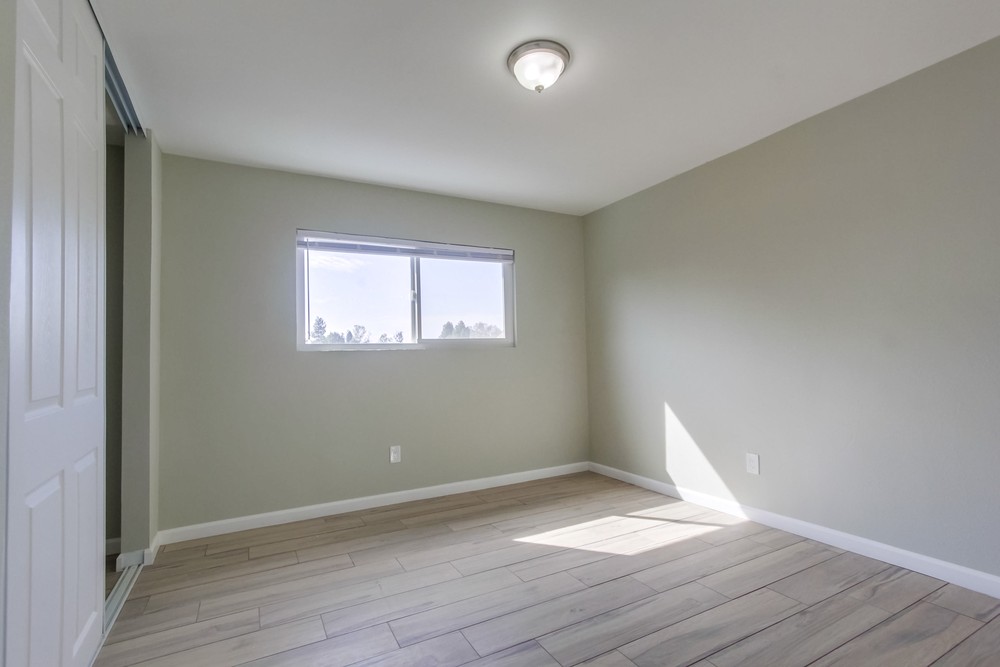Virtual tour photo 21 of 33 for 2552 Violet St