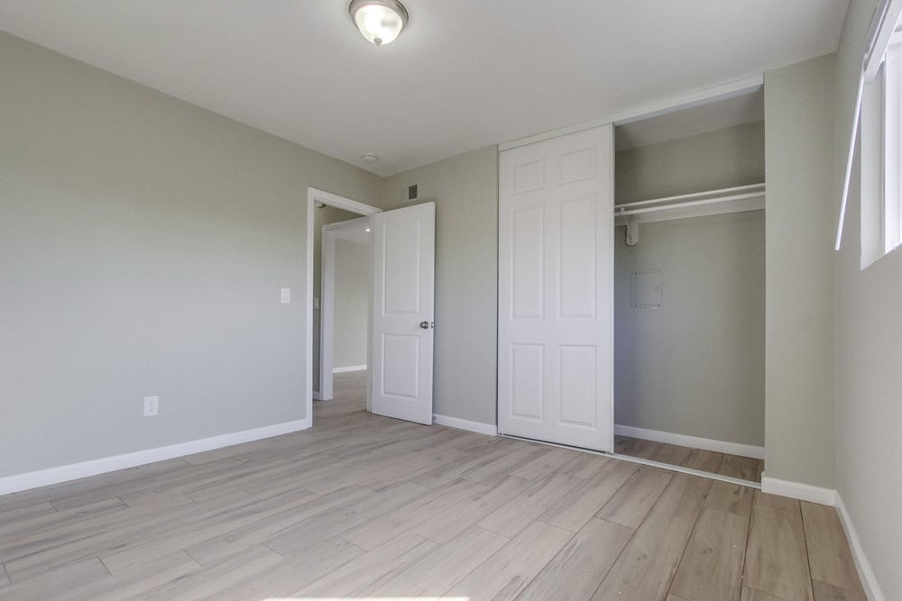 Virtual tour photo 23 of 33 for 2552 Violet St