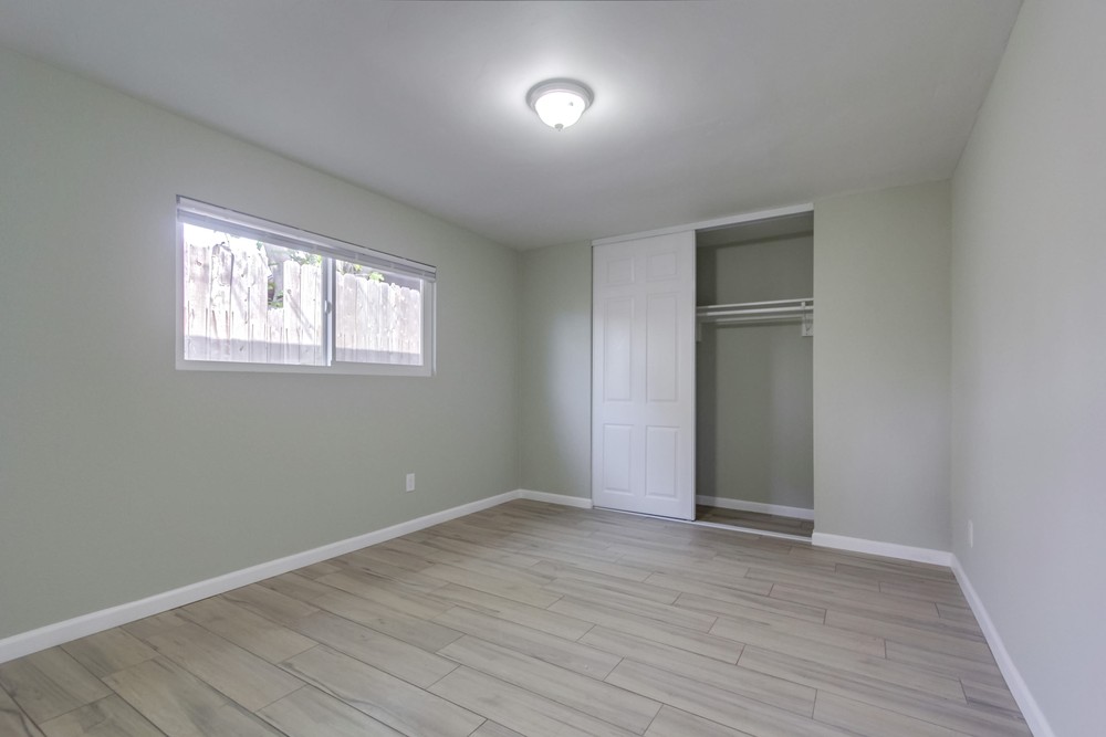 Virtual tour photo 25 of 33 for 2552 Violet St
