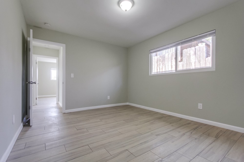 Virtual tour photo 26 of 33 for 2552 Violet St