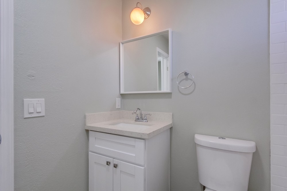 Virtual tour photo 28 of 33 for 2552 Violet St