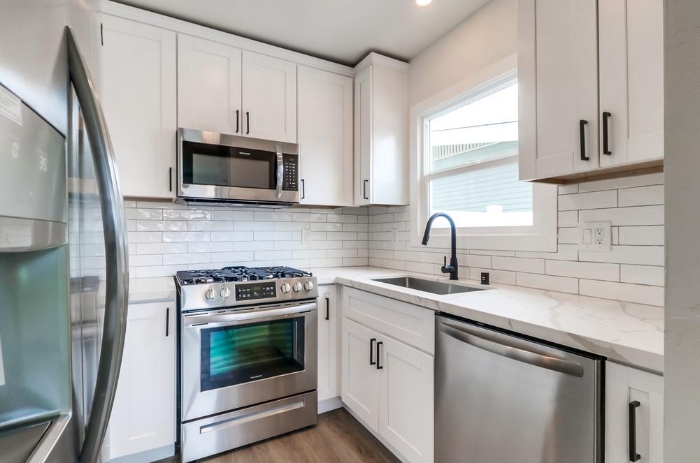 Virtual tour photo 10 of 30 for 2554 B St