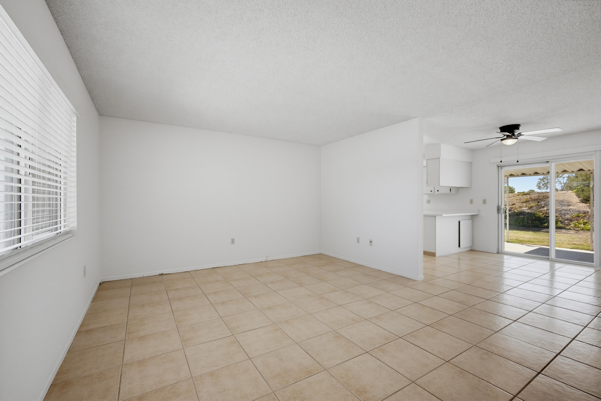 Virtual tour photo 10 of 35 for 25621 Cherry Hills Blvd
