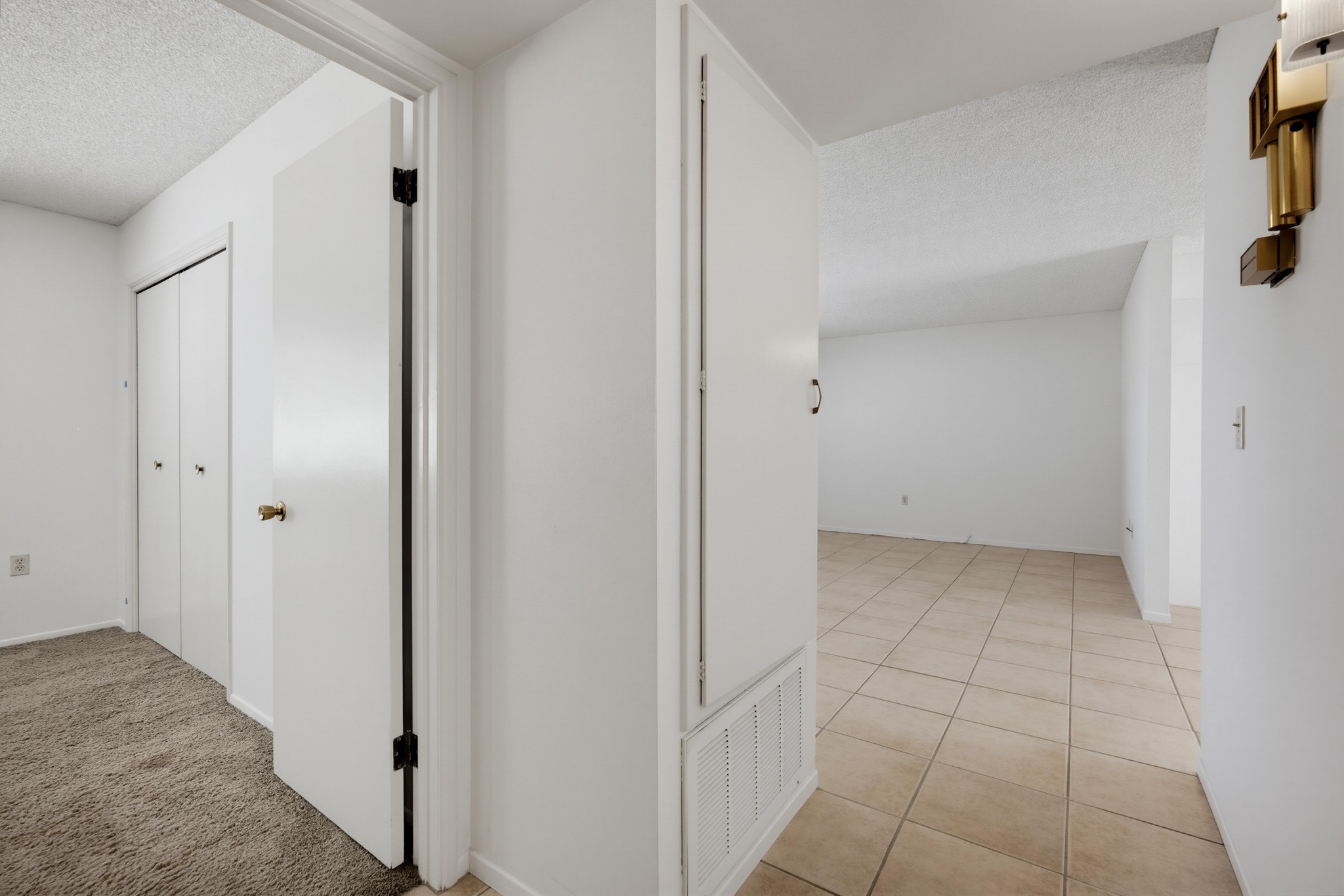 Virtual tour photo 22 of 35 for 25621 Cherry Hills Blvd