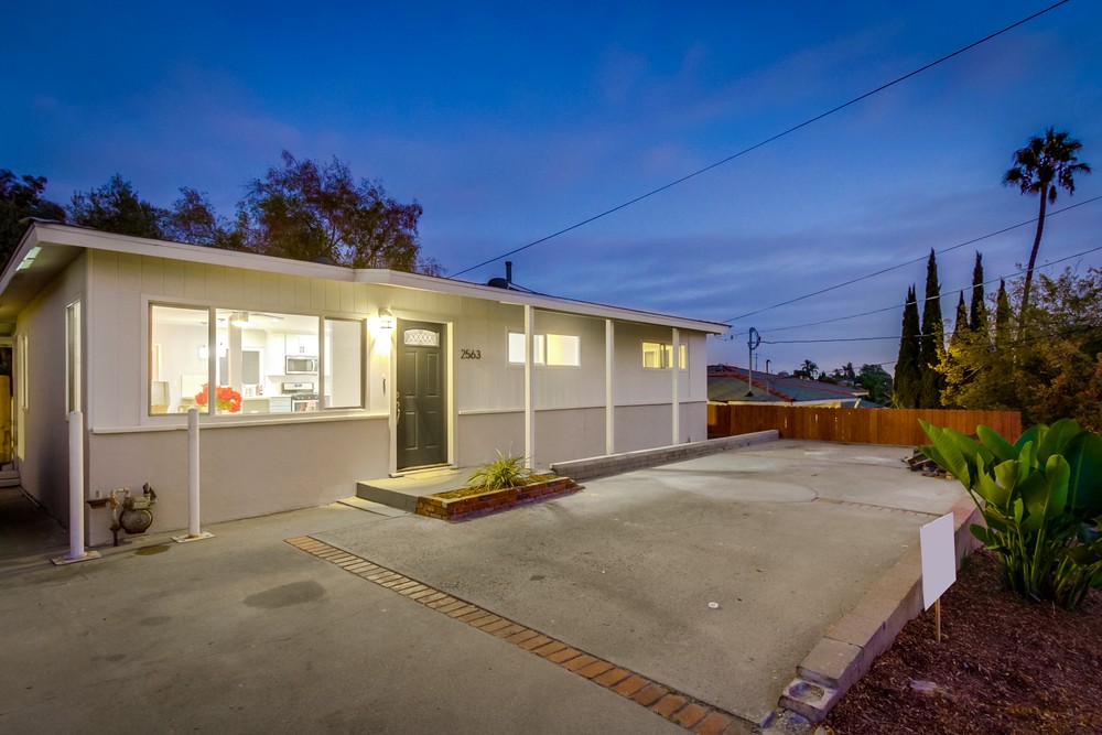 Virtual tour photo 1 of 65 for 2563 Roseview Pl