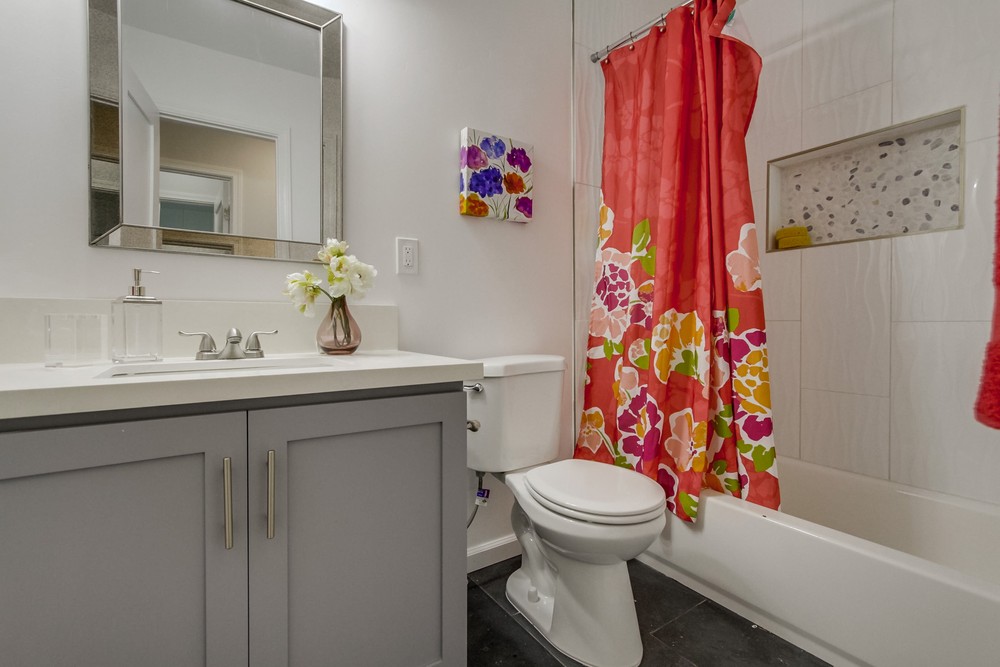 Virtual tour photo 27 of 65 for 2563 Roseview Pl