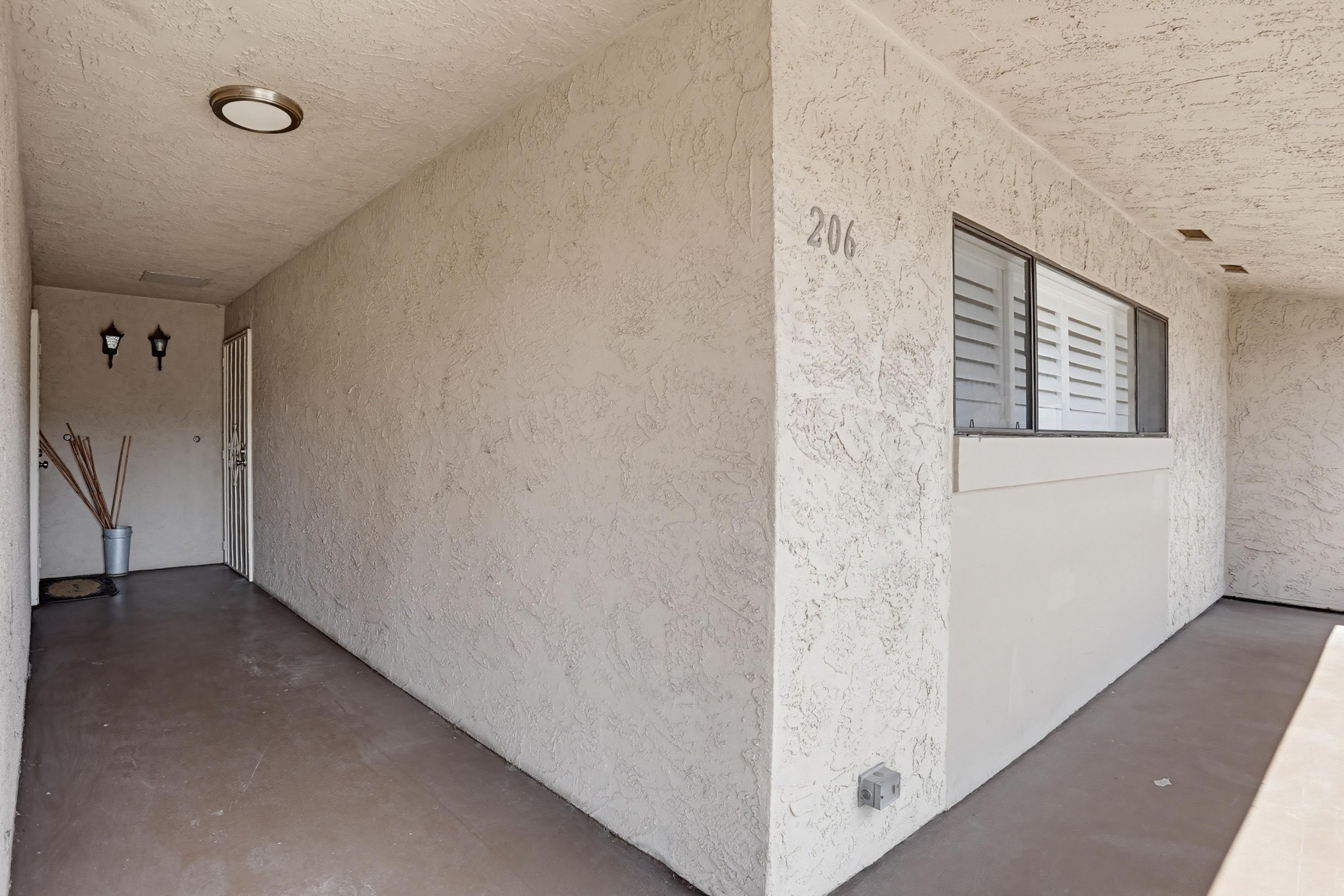 Virtual tour photo 5 of 36 for 2564 Navarra Dr #26