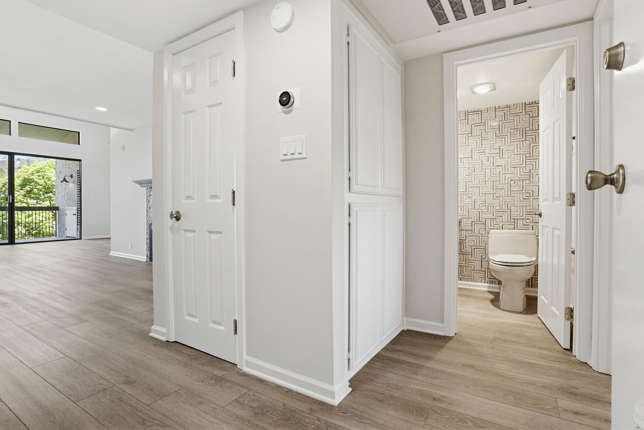 Virtual tour photo 6 of 36 for 2564 Navarra Dr #26