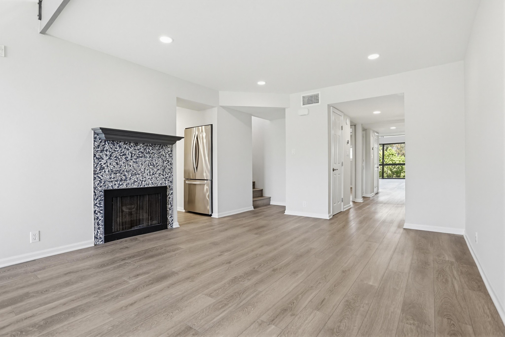 Virtual tour photo 9 of 36 for 2564 Navarra Dr #26