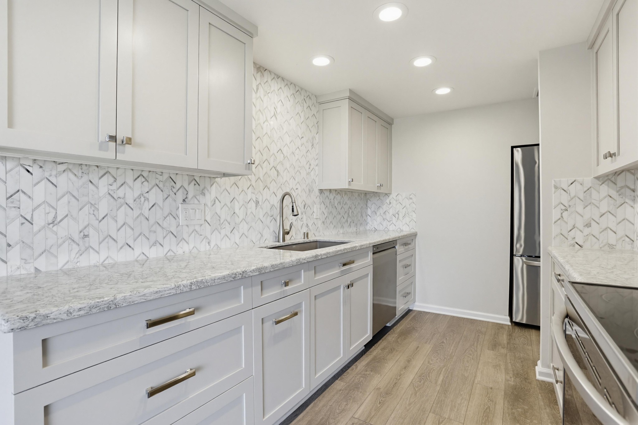 Virtual tour photo 17 of 36 for 2564 Navarra Dr #26