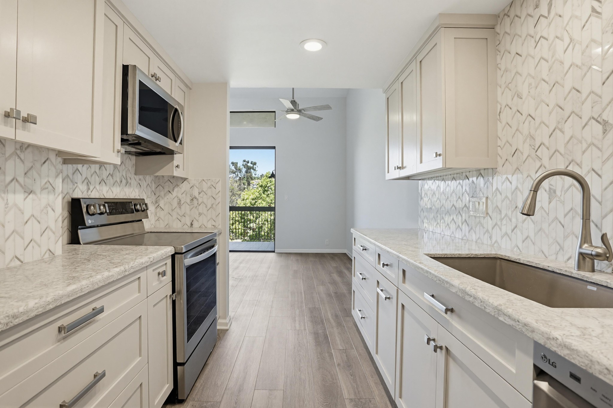 Virtual tour photo 19 of 36 for 2564 Navarra Dr #26