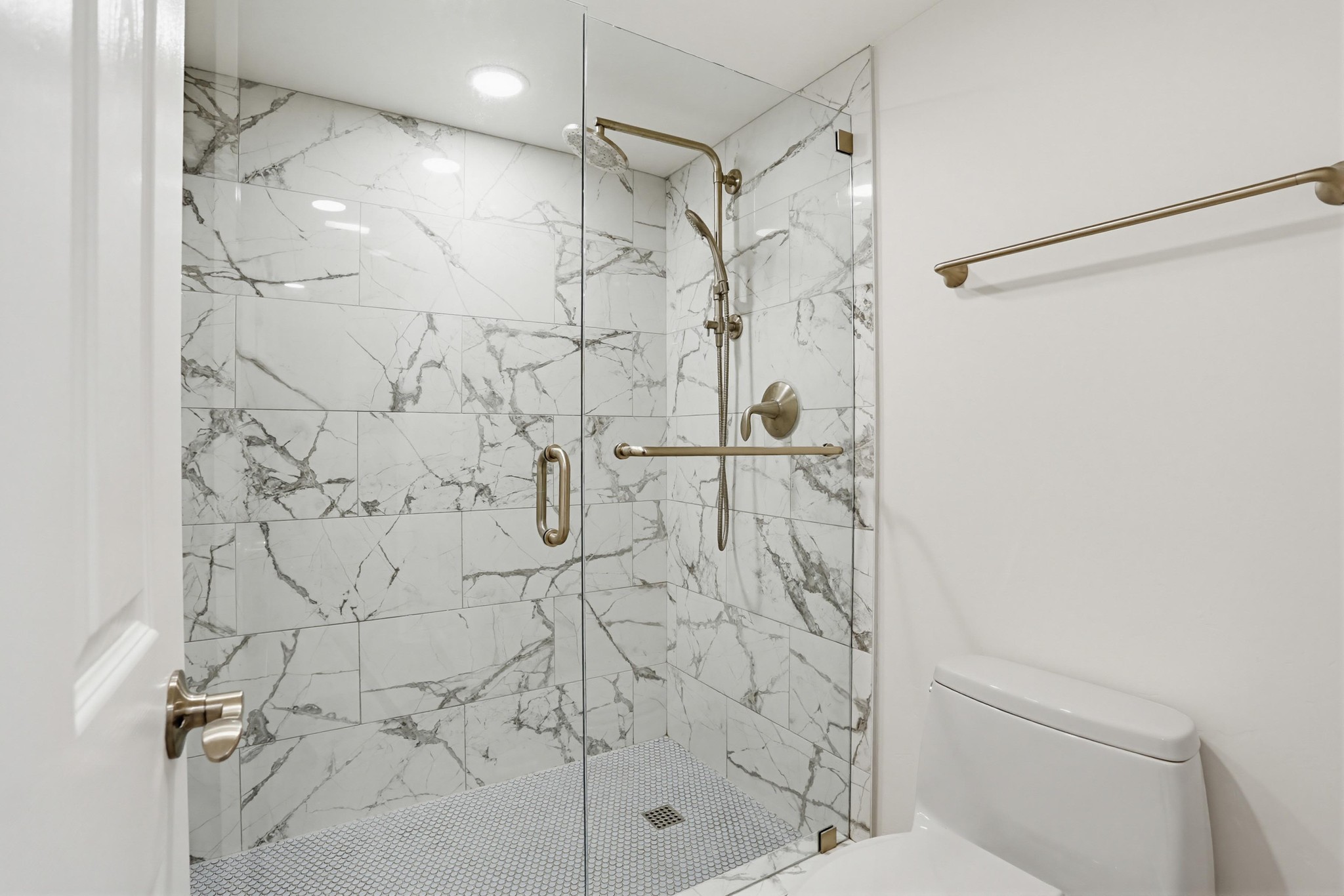 Virtual tour photo 26 of 36 for 2564 Navarra Dr #26