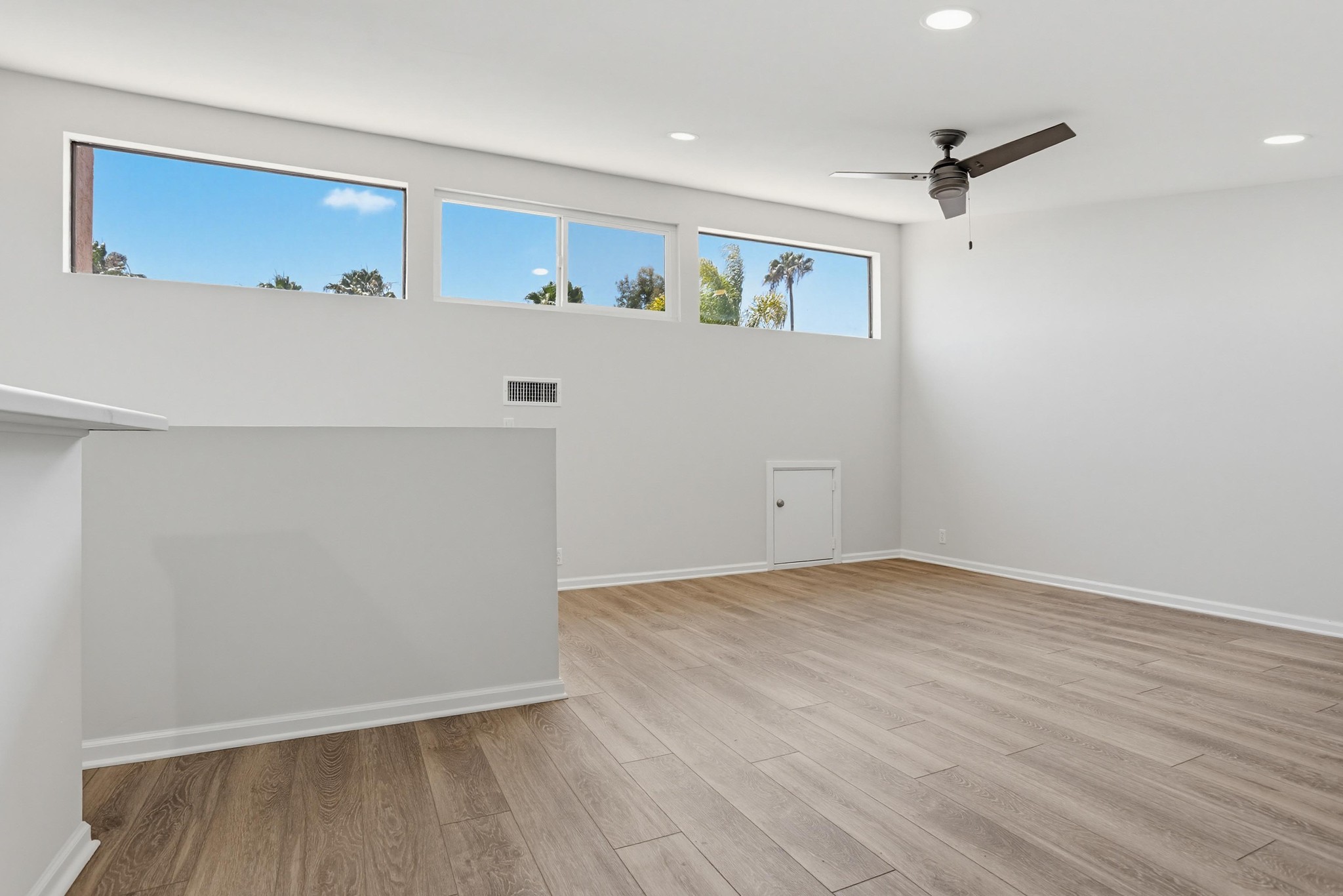 Virtual tour photo 30 of 36 for 2564 Navarra Dr #26