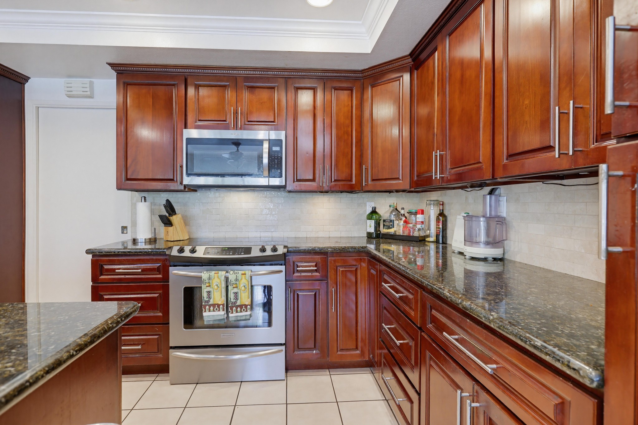 Virtual tour photo 17 of 44 for 25651 Minoa Dr