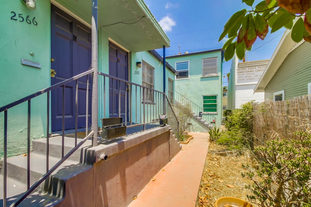 Virtual tour photo 6 of 54 for 2566 B St