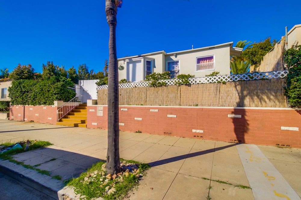 Virtual tour photo 3 of 41 for 2572 Broadway